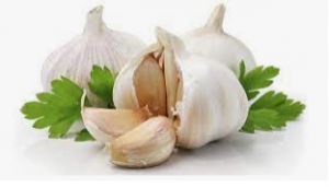 هذه السيدة تقوم بفعلها ، معججزةة ربانية لم يعرفها أحد حرق 5 فصوص من الثوم يومياً