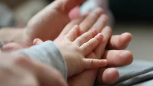 هو انتي فعلا يا كوثر عايزه تاخدي ابن سلفك تربيه