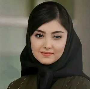 أنا زينه بنت ٢٠سنه من الصعيد الأصل