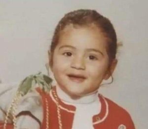 هذه الطفله اصبحت فنانة