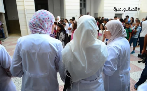 مديرة مدرسة تزوجت زوج احدى المعلمات (قصة واقعية)