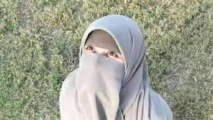 هل. يجوز للرجل أو الشاب أن ينام مع أخته في غرفة واحدة ؟