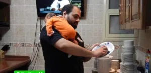 الزوج صاحب صورة «الطلاق بسبب أغنية مسيطرة» يفجر مفاجأة.. طلع مصري