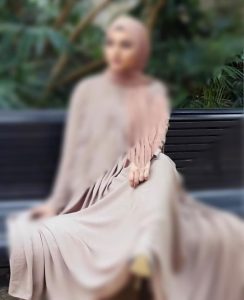 خطيبه اخويا بتتعامل مع امي بطريقه غريبه