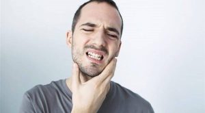 الثوم الحل الرهيب لعلاج تسويس الإسنان الذي لا يعرفه حتى الأطباء في تبييض الأسنان والتخلص من تراكم الجير وقتل الجراثيم