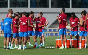 معسكر ألمانيا سيكون محطتهم الأخيرة .. بالاسماء 5 لاعبـ،ـين يودعون برشلونة