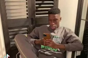 بالفيديو ..موريبا يرد على الإهـ،ـانات العنـ،ـصرية وبرشلونة يدعمه !