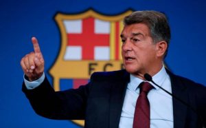 بتفاصـ،ـيل وارقام دقيقة .. لابورتا يـ،ـرد بقوة على بارتوميو ويتهمـ،ـه بخراب النادي