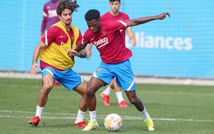 عندما رآني والدي أقفز وألعب بدأ في البكاء ..برشلونة يُحدد موعد عودة أنسو فاتي