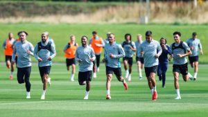 برشلونة يكثف من محاولاته لضم نجم مانشستر سيتي المهمش من قبل جوارديولا ، واللاعب يرحب بهذه الخطوة .