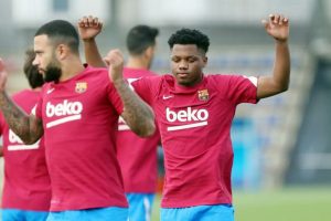 تصـ،ـرف ساذج وغير متـ،ـوقع من وكيل فاتي عقب عودته من الاصـ،ـابة .