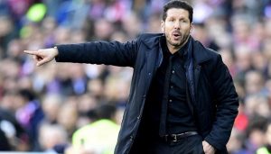 مدرب أتليتكو مدريد يوجه رسائله إلي كومان ولاعبي برشلونة