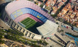 "فضلات الطيور" تثـ،ـير حالة من القلق تهدد ملعب كامب نو قبل مواجهات برشلونة