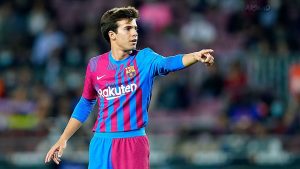 ريكي بويج أول من يخالف قواعد تشافي التي فرضها على غرفة ملابس برشلونة