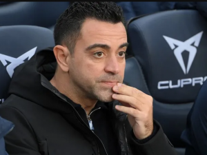 تشافي رفض النوم .. كواليس الليلة الغريبة بعد مباراة إشبيلية وبرشلونة!