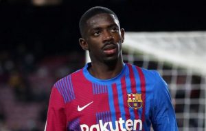 ديمبيلي يواصل مباراة الشطرنج مع برشلونة