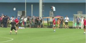 بالفيديو .. بلماضي ومحرز يخطفان الاضواء وينفون الشائعات بعد فاصل مهاري .