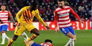 مستغلا صداقته مع بعض اللاعبين بالفريق .. برشلونة يحصل على البديل لديمبلي