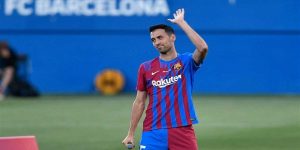 مايسترو خط الوسط والبديل الأمثل لـ بوسكيتس.. يغازل برشلونة ويرفض عروض باريس وليفربول