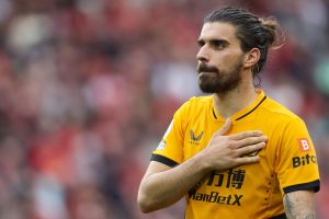 برشلونة يحاول إقناع روبن نيفيز بالانضمام إلى الفريق