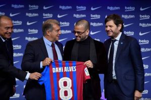 برشلونة يوجه صدمة قوية لداني ألفيش