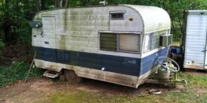In his grandparents’ sealed garage, he discovered a 63-year-old caravan. You won't believe what he found inside