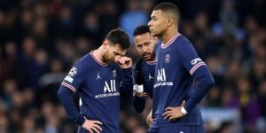 مدرب باريس والثلاثي