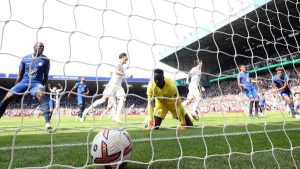 تشيلسي يُسقط بثلاثية أمام ليدز يونايتد