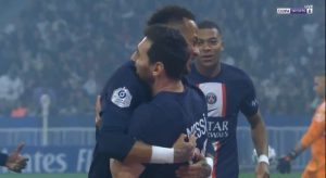 هدف ميسي علي طريقته الخاصه