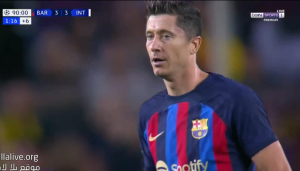 رئيس برشلونة يقتحم غرفة الحكام بعد الخسارة أمام ريال مدريد