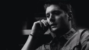 توفت زوجته أثناء الولادة دفعه ان يتزوج صديقتها الطبيبة التى ولدتها.. وفى ليلة الزفاف اكتشف مفاجأة جعلته ينهار