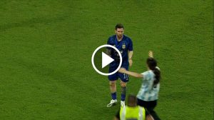 ميسي والمشجعة