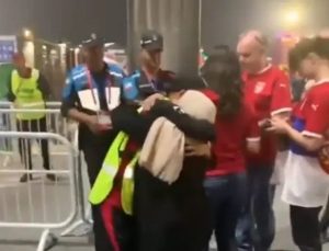 سيدة جزائرية تفاجئ ابنها