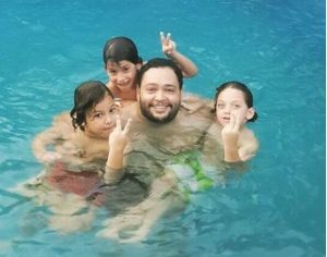 المغربية زوجة أحمد رزرق ت الأنظار