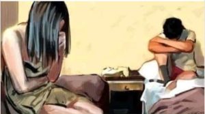 قصة دخل على زوجته البيت