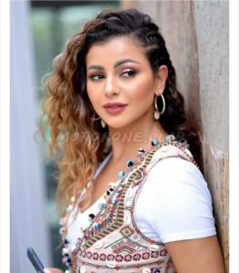 المذيعة السعودية