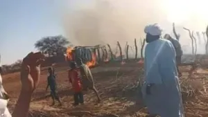 شاهد.. نور تخرج من باطن الأرض