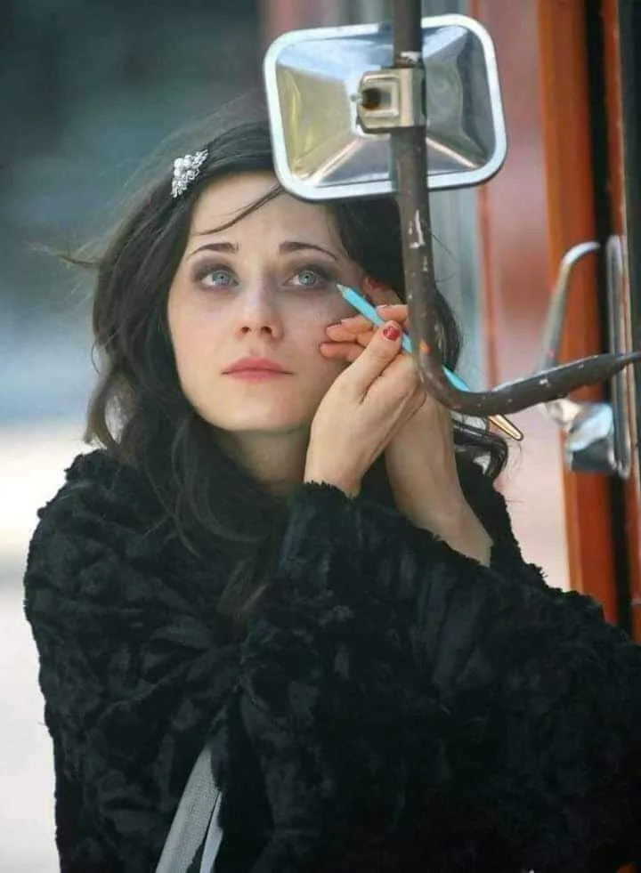 انا من بنات الليل ومش مهم اسمى