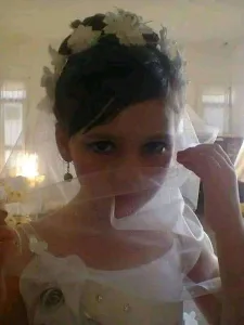 طفلة عمرها عشر سنوات