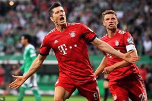 ليفاندوفسكي يثير التساؤلات بعد خروج بايرن ميونخ من دوري الأبطال عن طريق فياريال