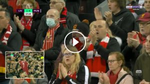 تصفيق الجماهير لرونالدو