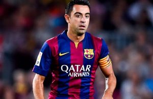 تشافي يتهرب من الإجابة عن سؤال ليفاندوفسكي ويعطي أنباءً جيدة عن فاتي