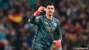 شاهد : كورتوا يسخر من برشلونة بعد فوز ريال مدريد بالليجا !