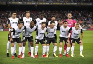 فالنسيا الغاضب يرد بقوة على أخبار انتقال نجمه إلى برشلونة رد ناري !!