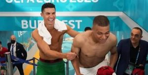 كريستيانو رونالدو يفاجئ ميسي بهذه الخطوة بعد تتويجه بكأس العالم