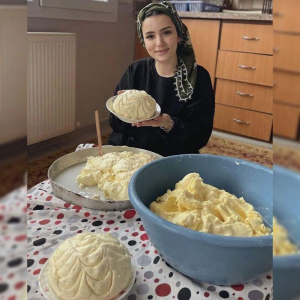 كان يطوف في السوق رجل متكبر عليه من حسن الهيئة