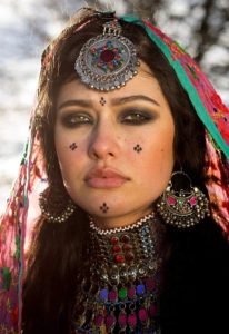 فتاة غجرية جميلة