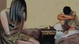 دخل الزوج يوما الى بيته في غير اوقات رجوعه ففوجئ بزوجته مع عشيقها