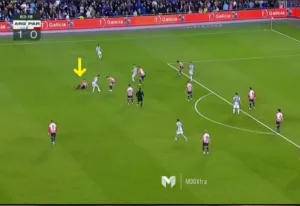 Messi's legendary skill that brought down a Paraguayan player caused a crowd earthquake