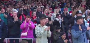 Great video: Liverpool fans and Liverpool players support their colleague Luis Diaz after the accident that occurred with his parents